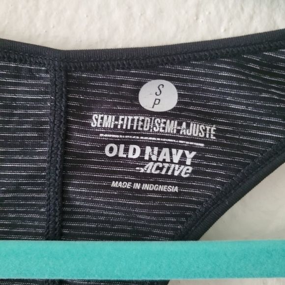 Old navy active racer back tank top - Picture 4 of 11